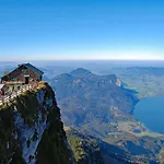 Gemuetliches Haus In Am Attersee