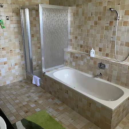 Gemuetliches Haus In Am Attersee *